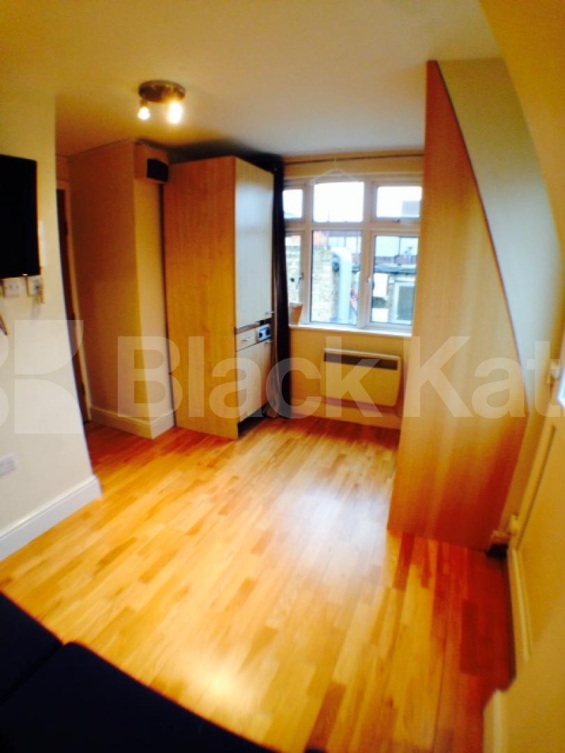 			New Instruction, Studio Apartment, 1 bath, 1 reception Studio			 Greville Street , Hatton Garden/ Farringdon/Holborn